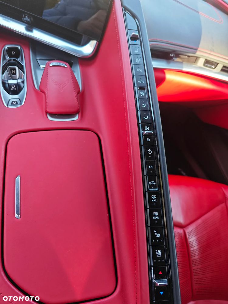 Chevrolet Corvette - 21