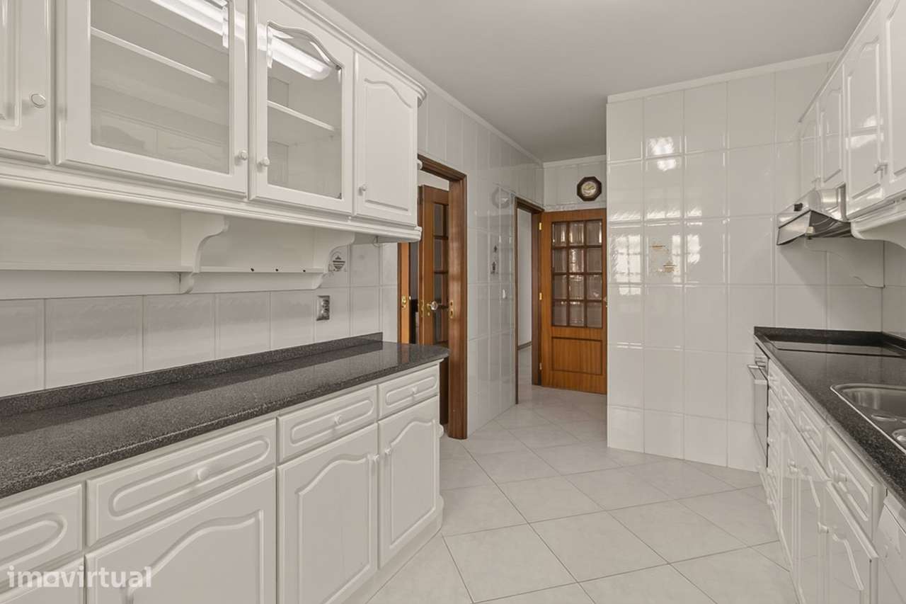 T4 com garagem fechada (38 m²) em Rio Tinto – Excelente oportunidade - Grande imagem: 2/35