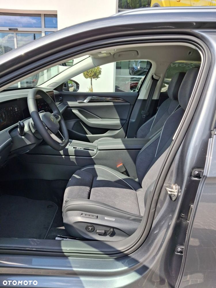Volkswagen Passat - 12