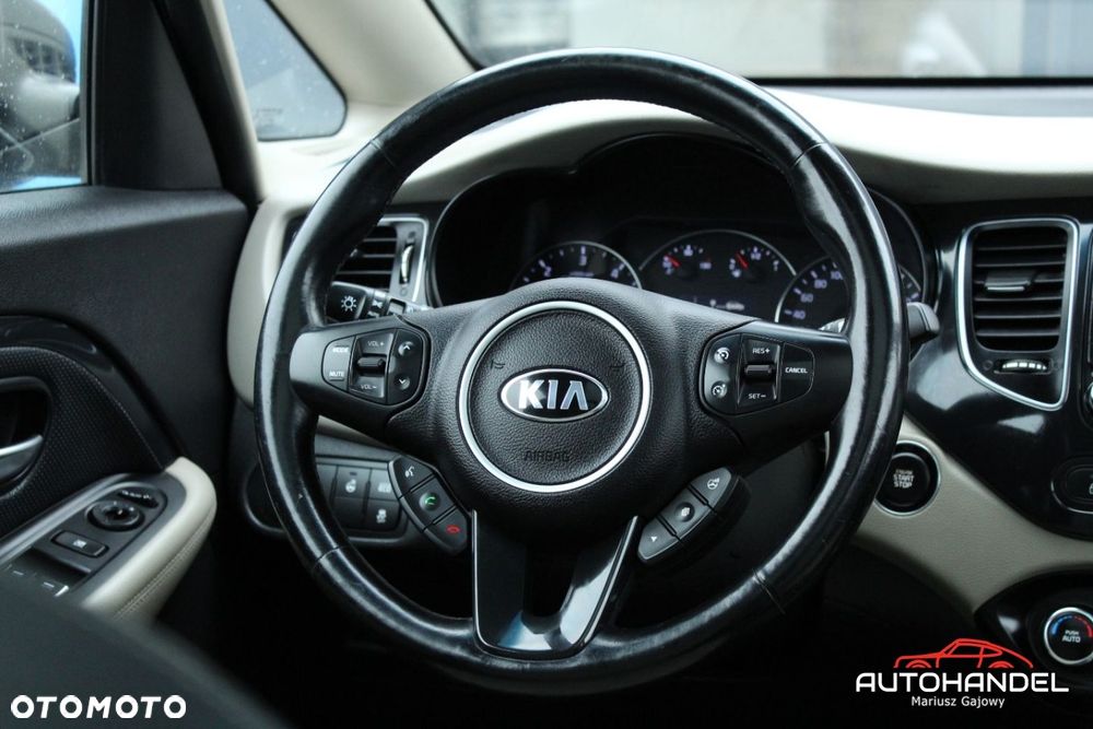 Kia Carens - 12