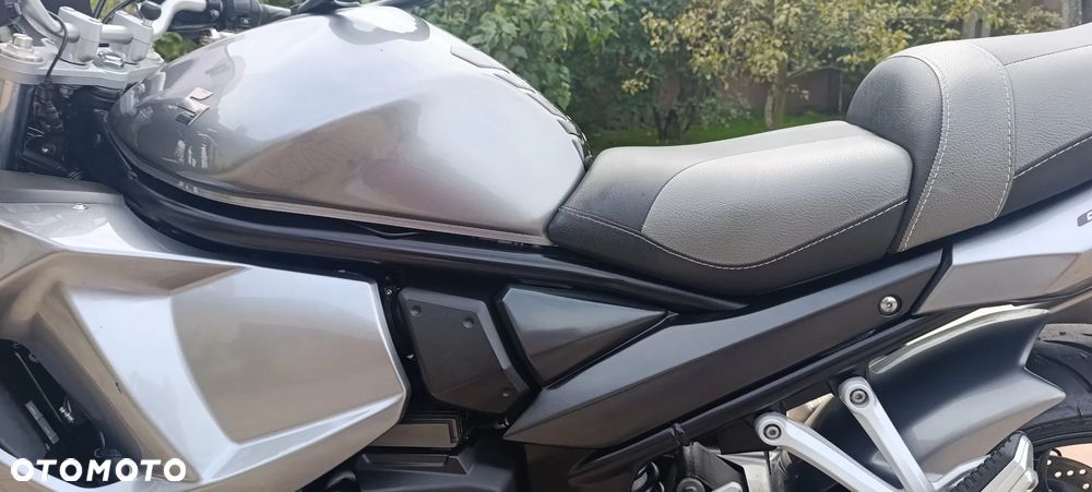 Suzuki GSX - 33