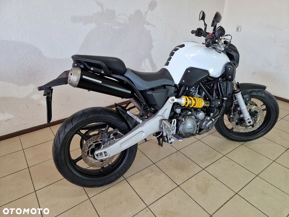 Yamaha MT - 4