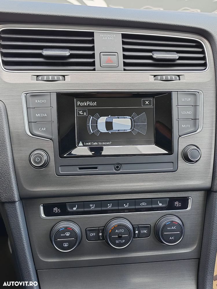 Volkswagen Golf - 15