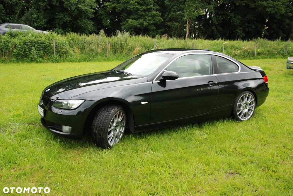 BMW Seria 3 325xi - 14