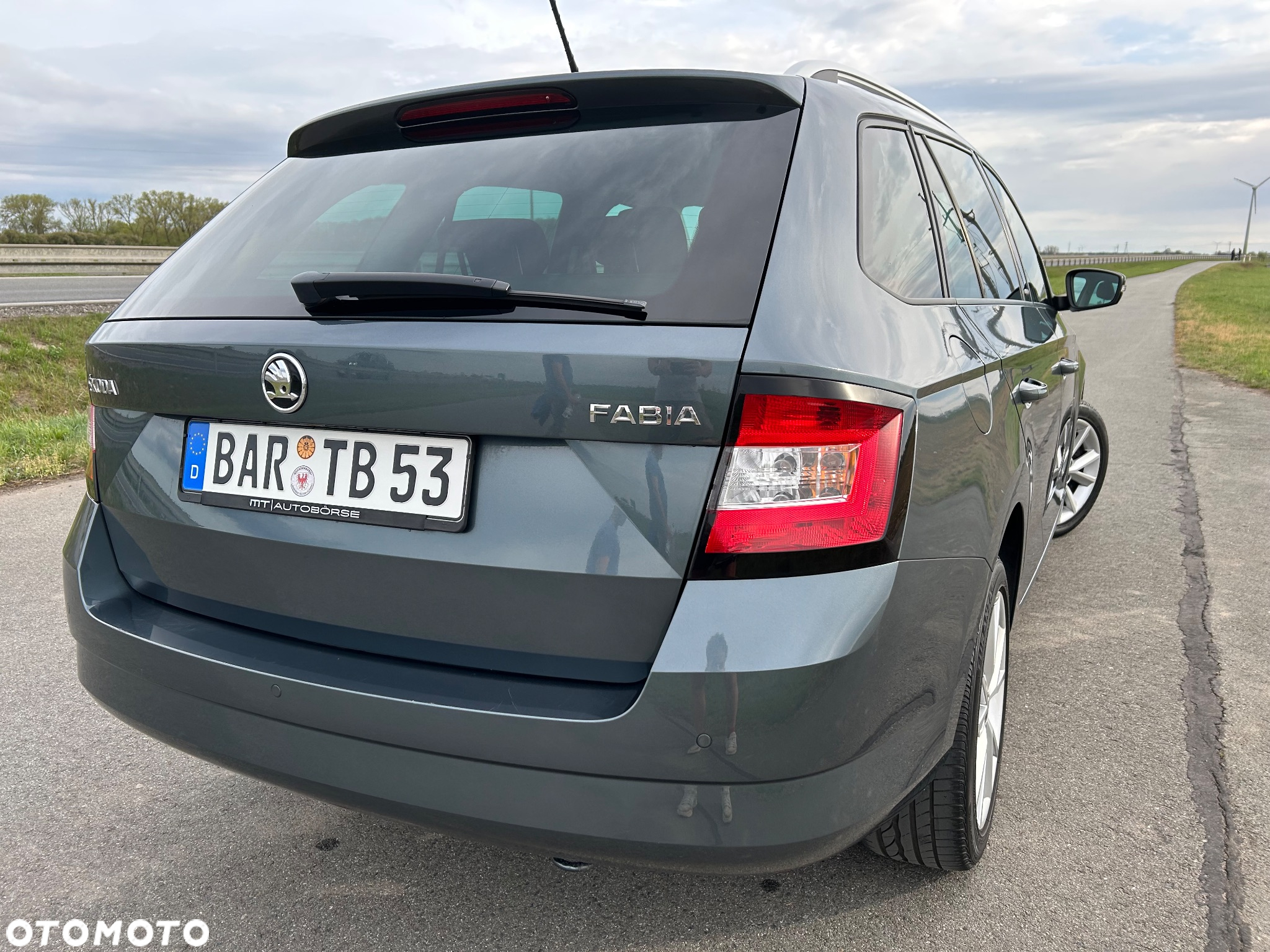 Skoda Fabia 1.2 TSI DSG Joy - 34