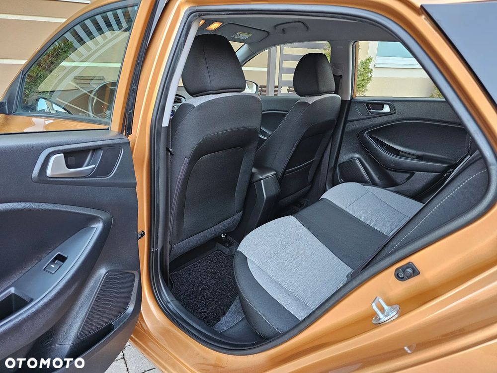 Hyundai i20 1.2 YES Gold - 9