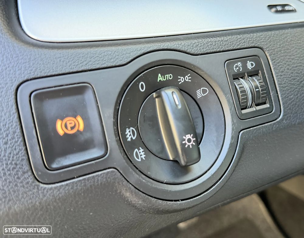 VW Passat 2.0 TDI Edition Highline - 15