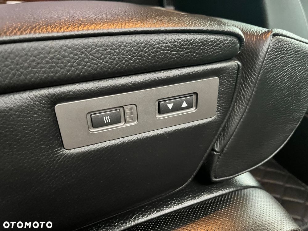 BMW Seria 7 740i - 17