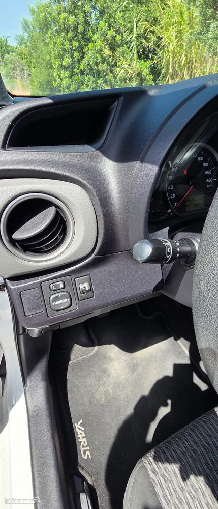 Toyota Yaris - 11