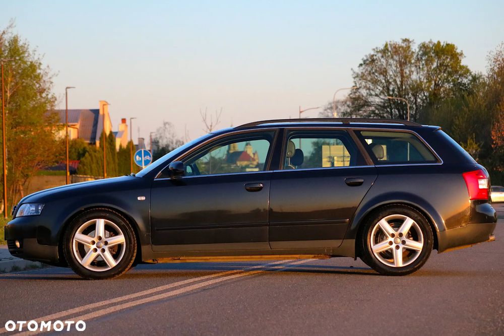 Audi A4 Avant - 16