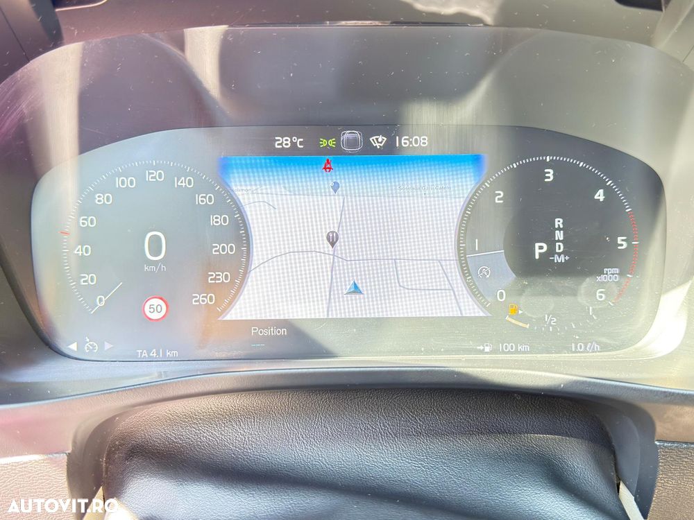 Volvo XC 40 D3 AWD Momentum Pro - 12