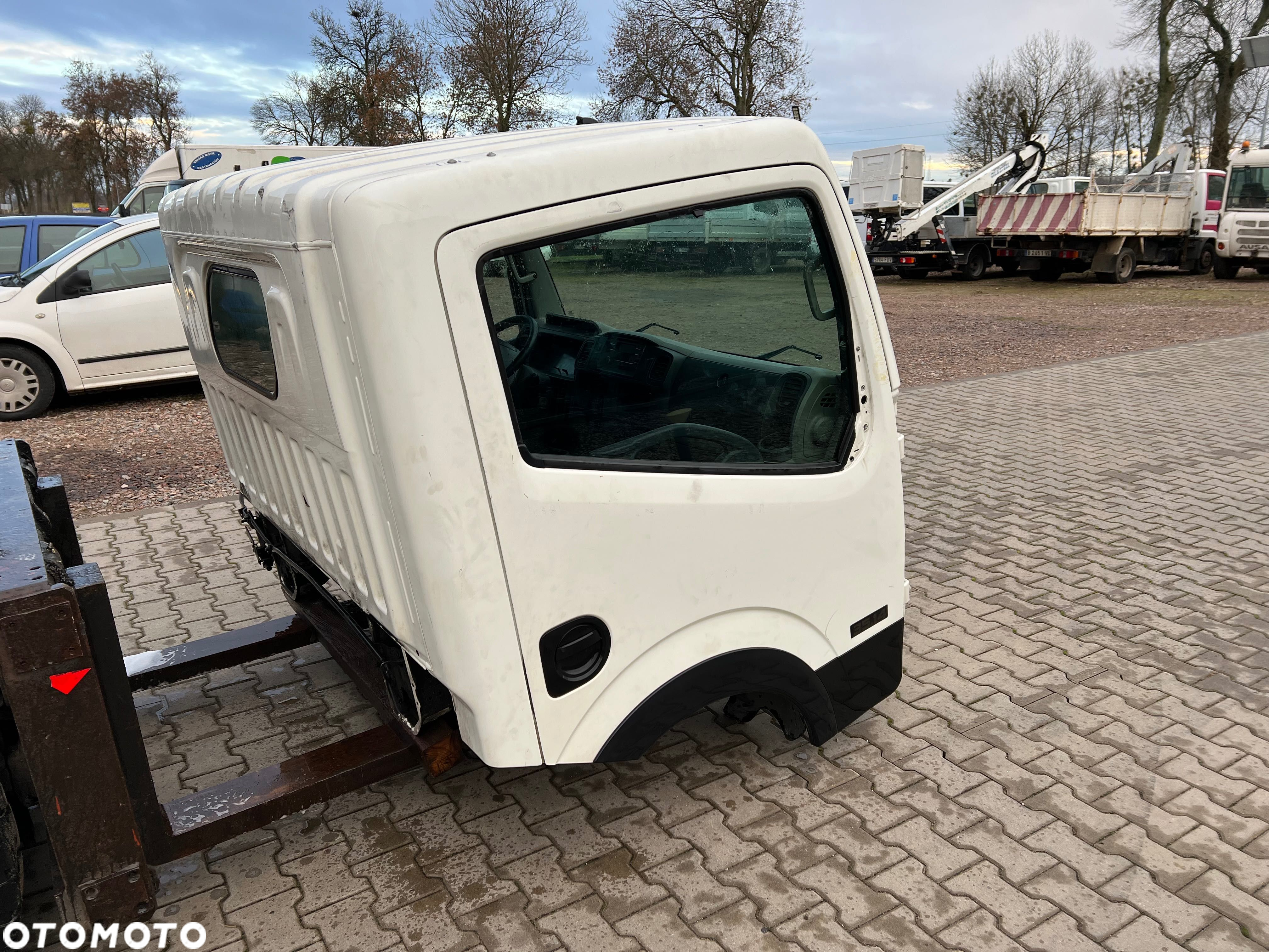 Kabina Nissan Cabstar NT 400  Renault Maxity Bez Korozji Hiszpania - 2