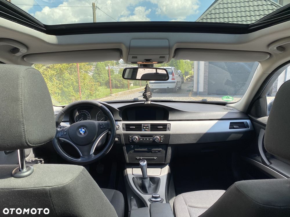 BMW Seria 3 318i - 8