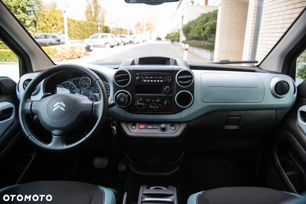 Citroën Berlingo Multispace e-HDi 90 FAP EGS6 Exclusive - 26