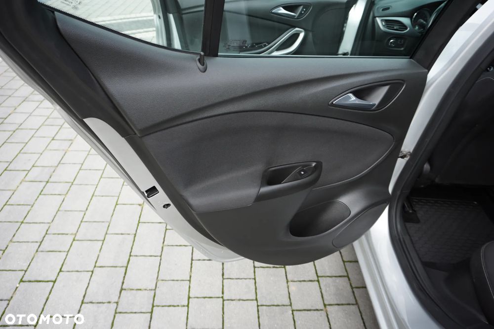 Opel Astra 1.4 T Elite S&S - 24