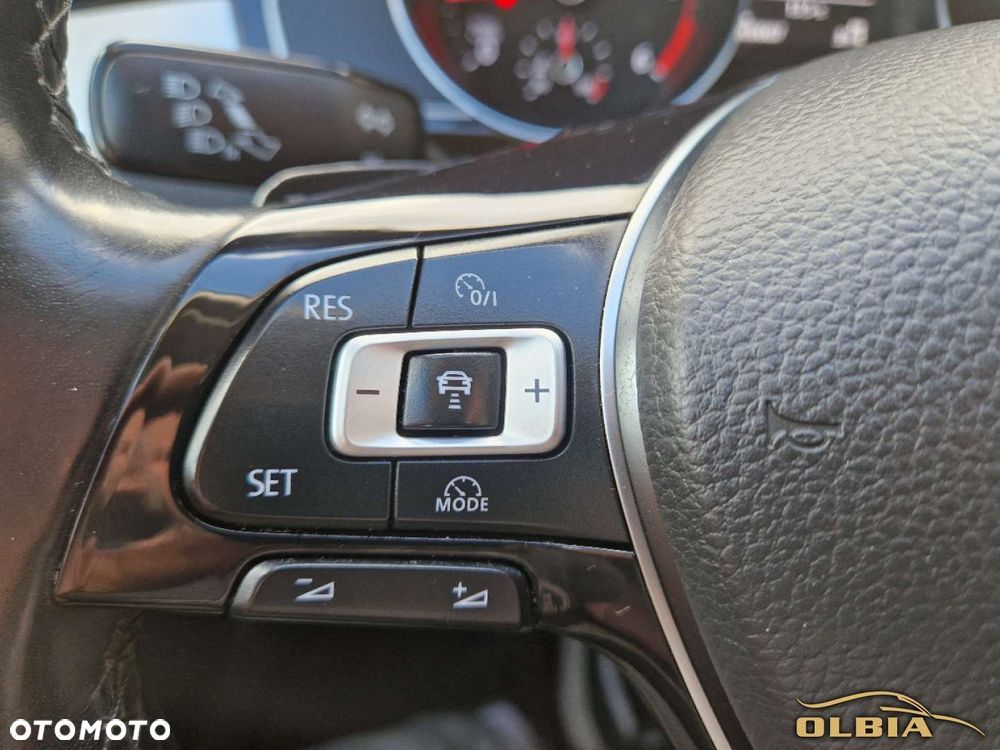 Volkswagen Passat - 30