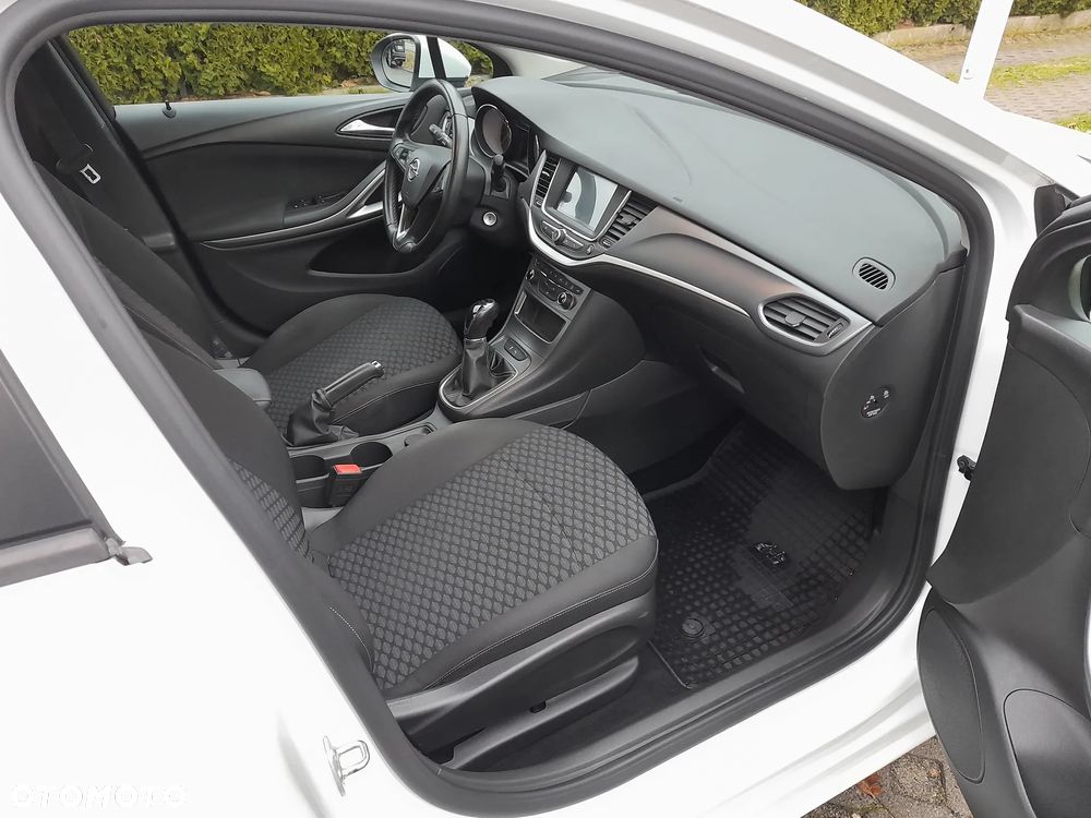 Opel Astra 1.4 T Enjoy - 11