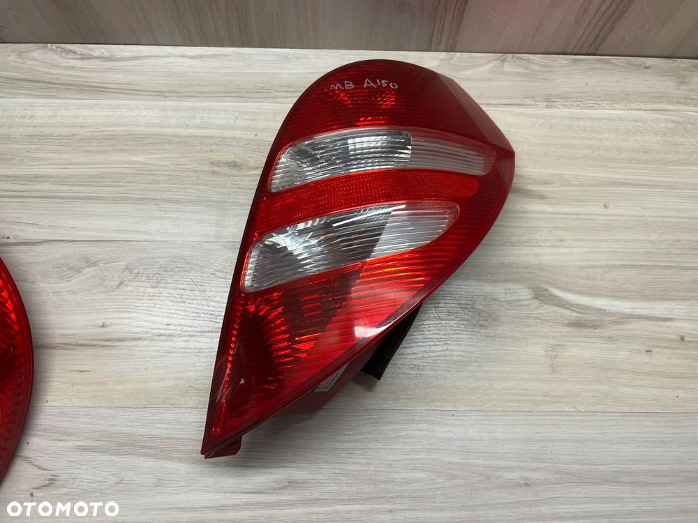 LAMPA TYLNA PRAWA MERCEDES A KLASA W169 - 1