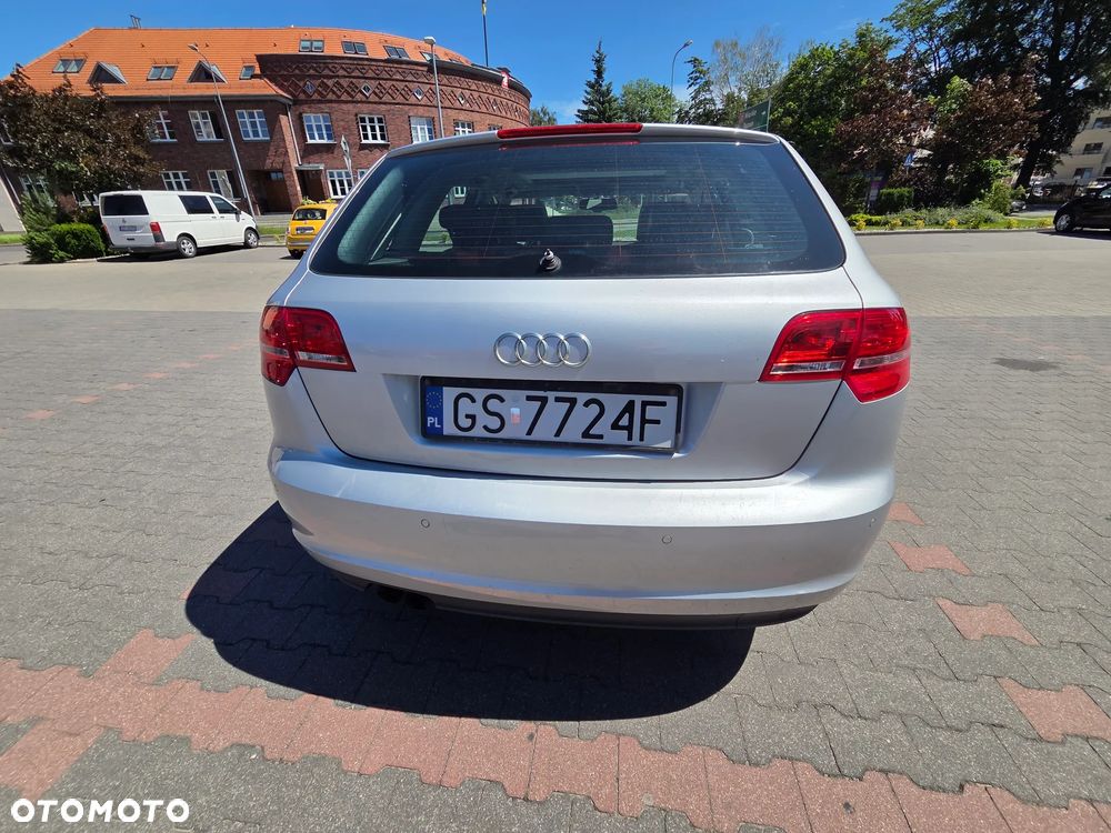 Audi A3 Sportback 1.4 TFSI Ambiente S tronic - 4