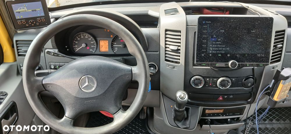 Mercedes-Benz Sprinter - 12
