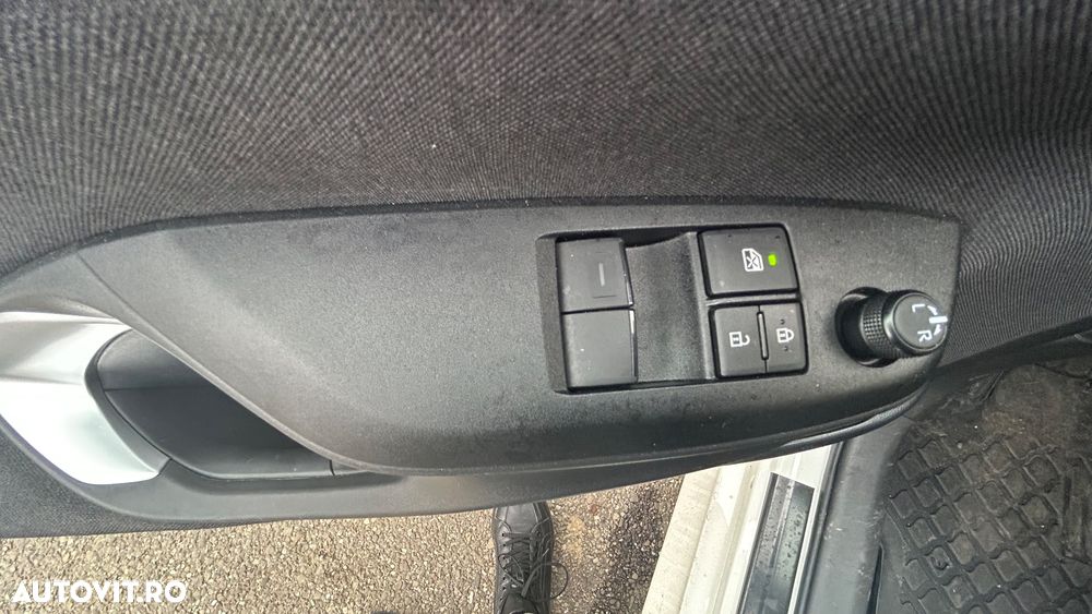 Toyota Yaris 1.5 L Active - 6