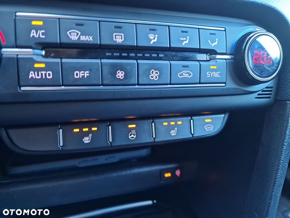 Kia Ceed 1.4 T-GDI L Business Line Plus DCT - 39