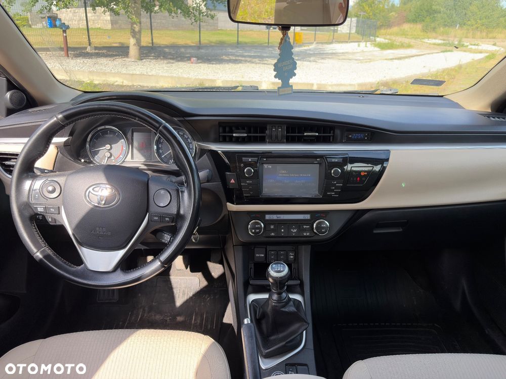 Toyota Corolla 1.6 Premium - 9