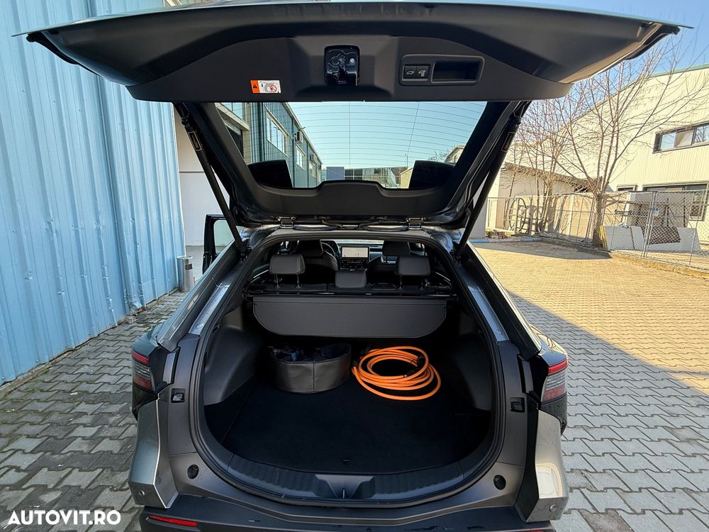 Toyota BZ4X 160 KW AWD (4x4) Luxury - 16