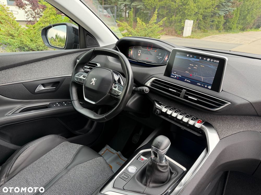 Peugeot 3008 1.2 PureTech Allure S&S - 20