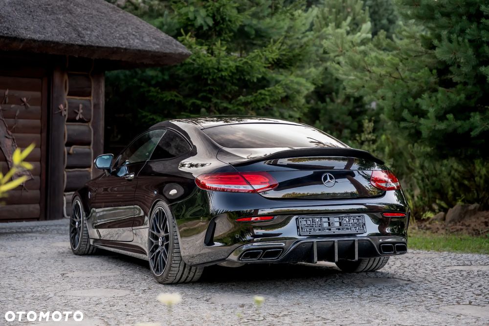 Mercedes-Benz Klasa C AMG 63 Coupe AMG Speedshift 7G-MCT - 12