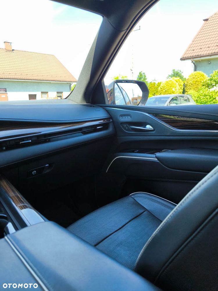 Cadillac Escalade - 13
