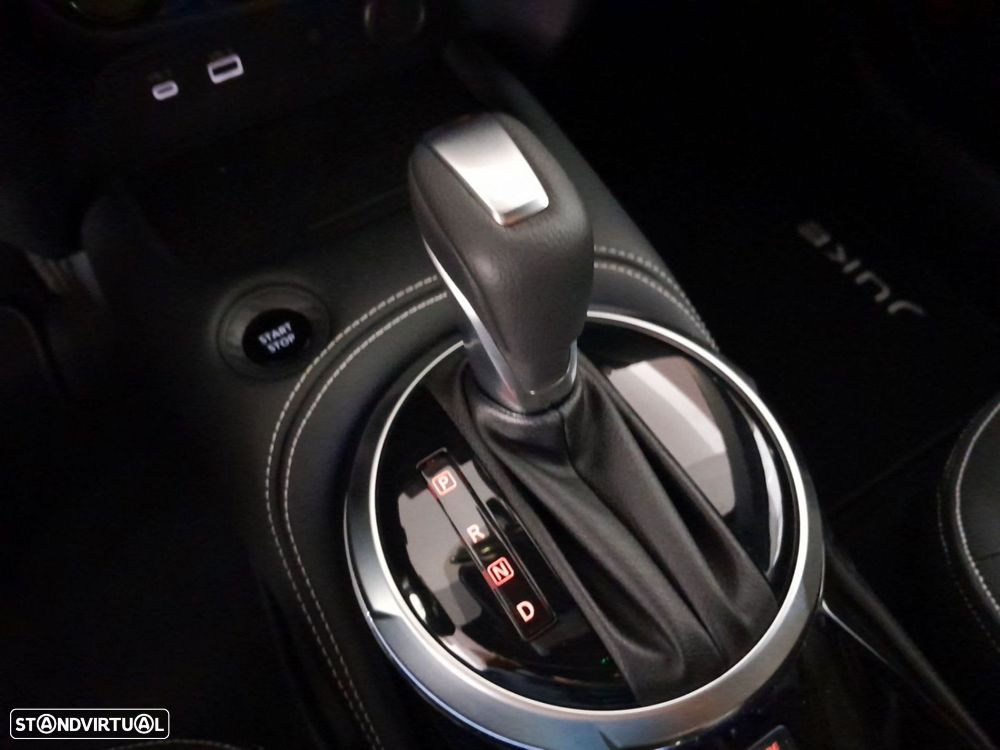 Nissan Juke 1.6 Hybrid N-Connecta Two Tone - 12