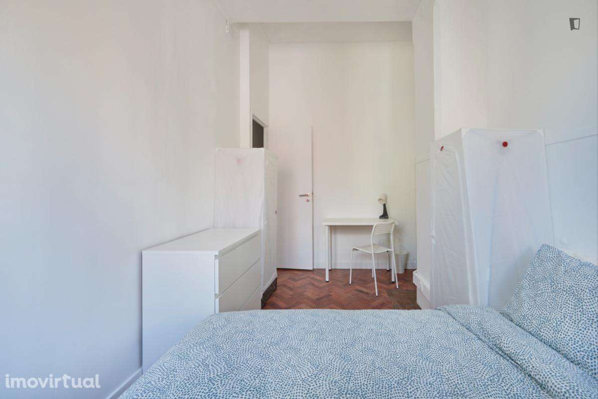 Quarto - localizado em Marquês de Pombal Lisbon - Grande imagem: 5/36