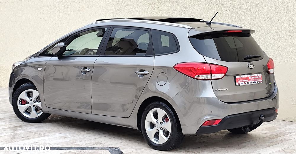 Kia Carens - 4