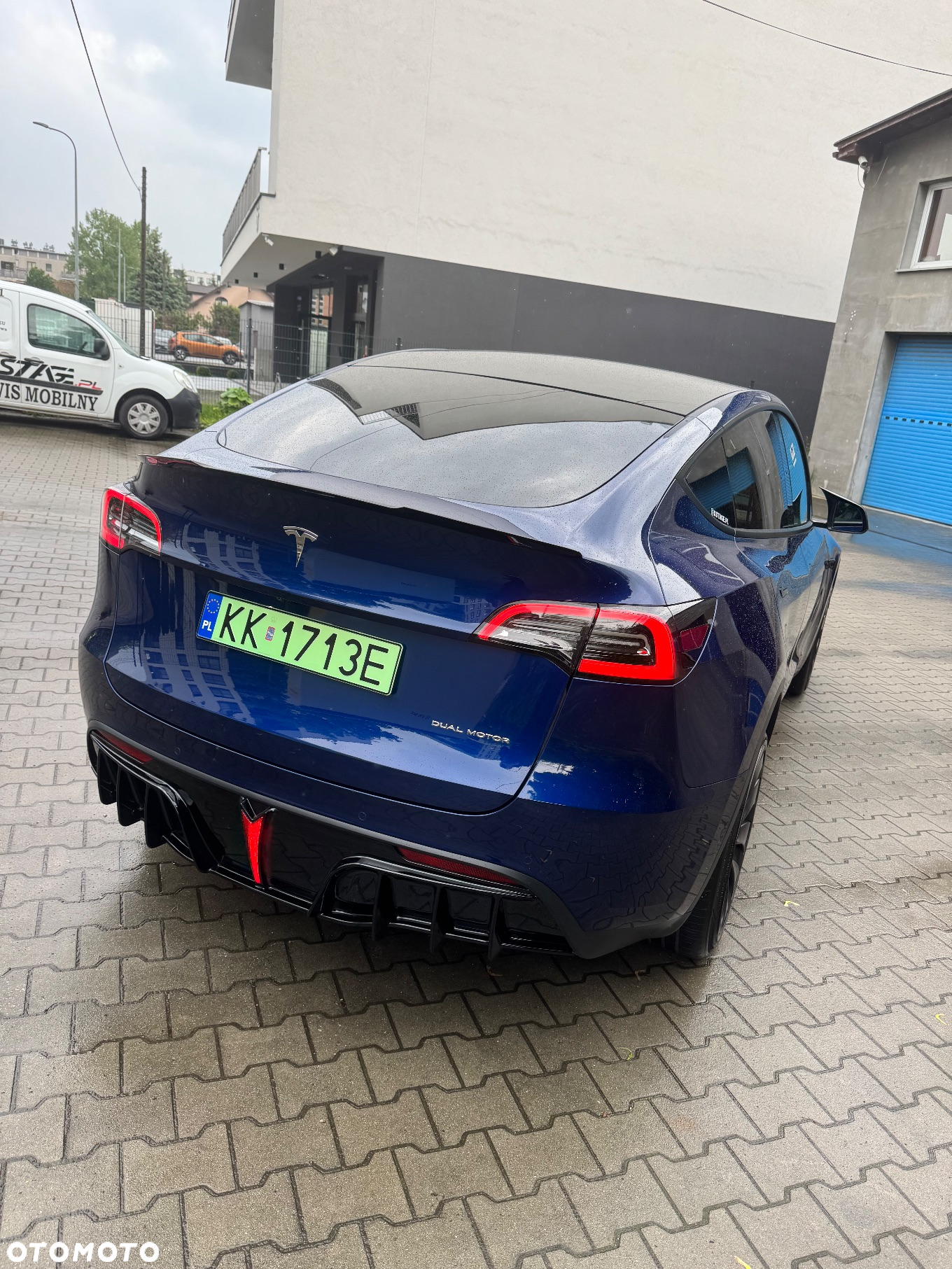 Tesla Y - 8