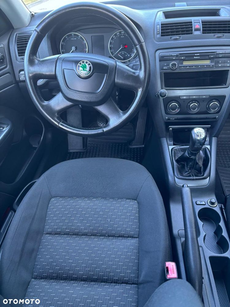 Skoda Octavia 1.6 Ambition - 10