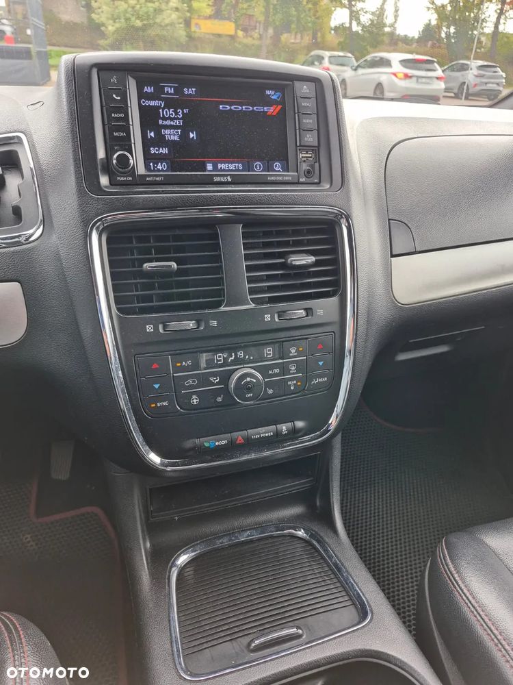Dodge Grand Caravan 3.6 R/T - 24