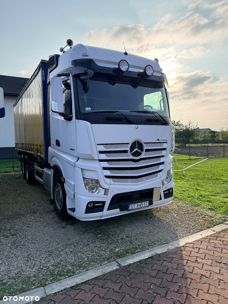 Mercedes-Benz ACTROS MP4 - 1