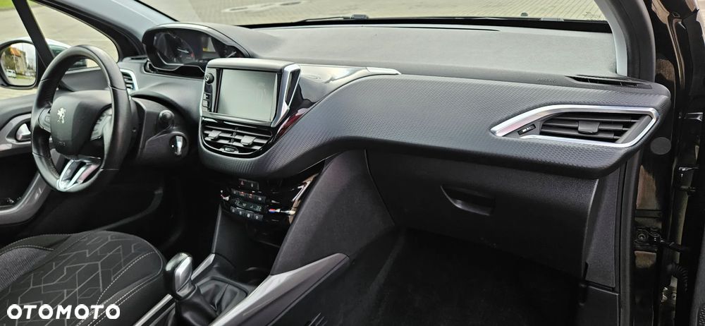 Peugeot 2008 1.6 BlueHDi Allure - 10