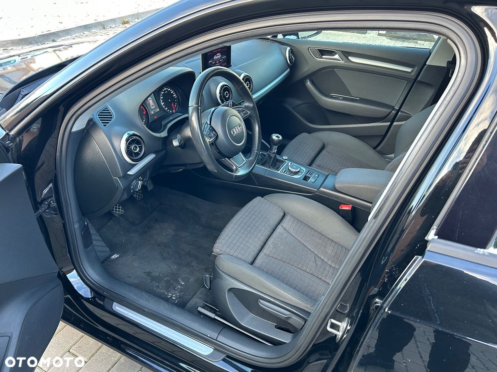 Audi A3 Sportback 1.8 TFSI S line Sportpaket - 17