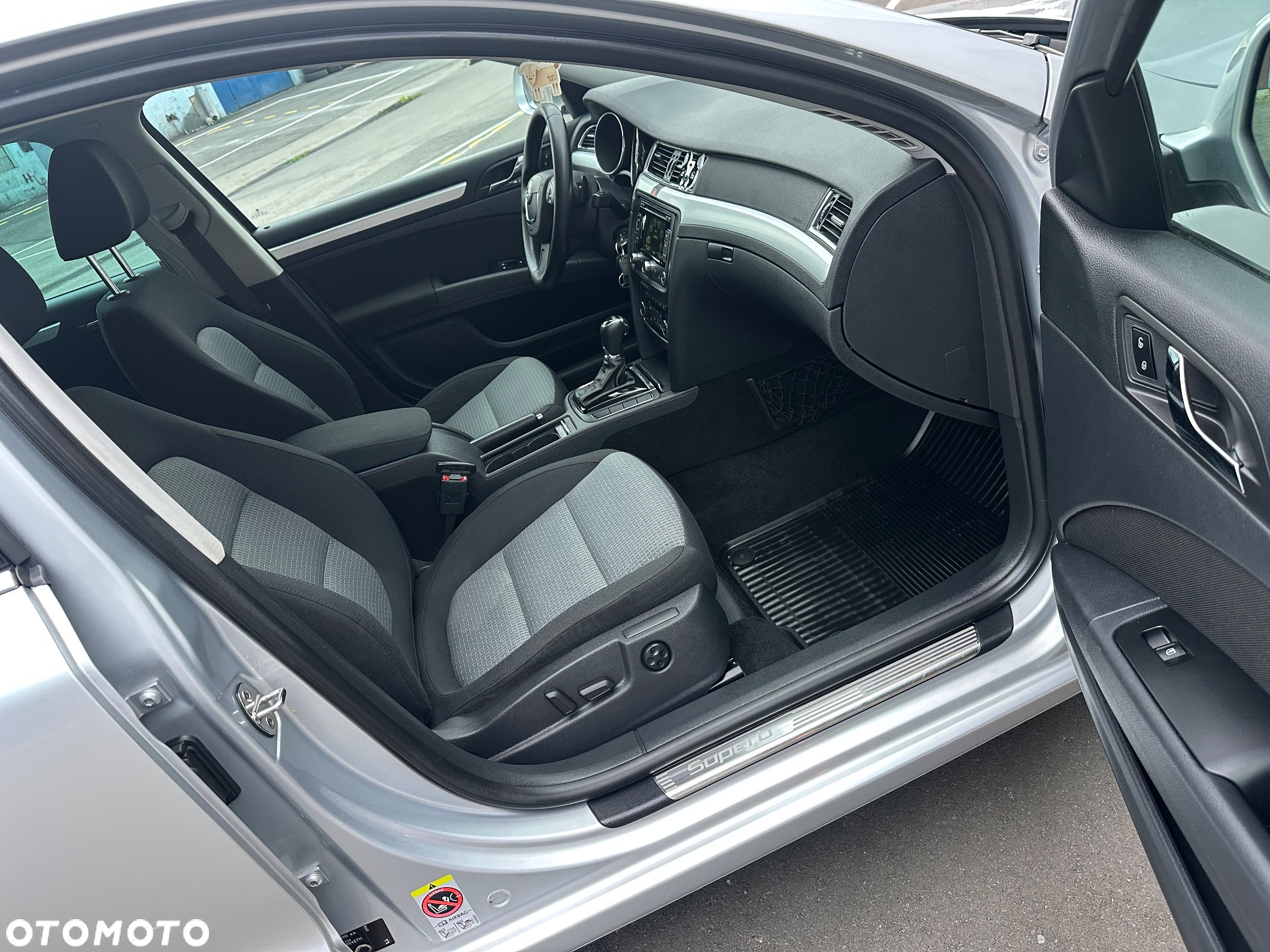 Skoda Superb Combi 2.0 TDI DSG Elegance - 22