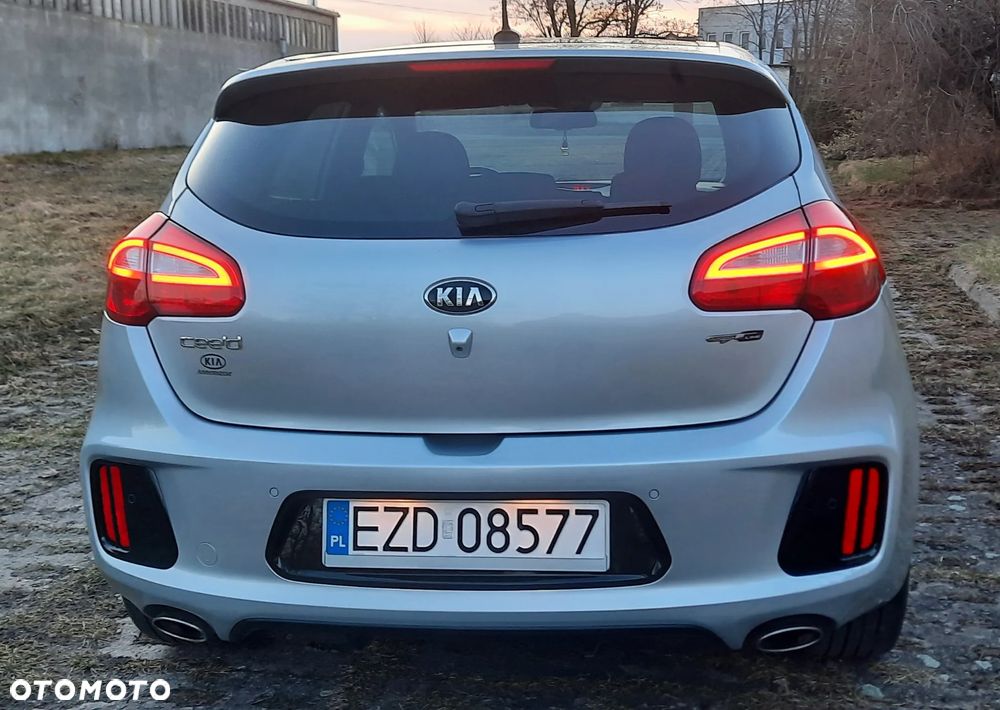 Kia Ceed 1.6 CRDi GT Line DCT - 4