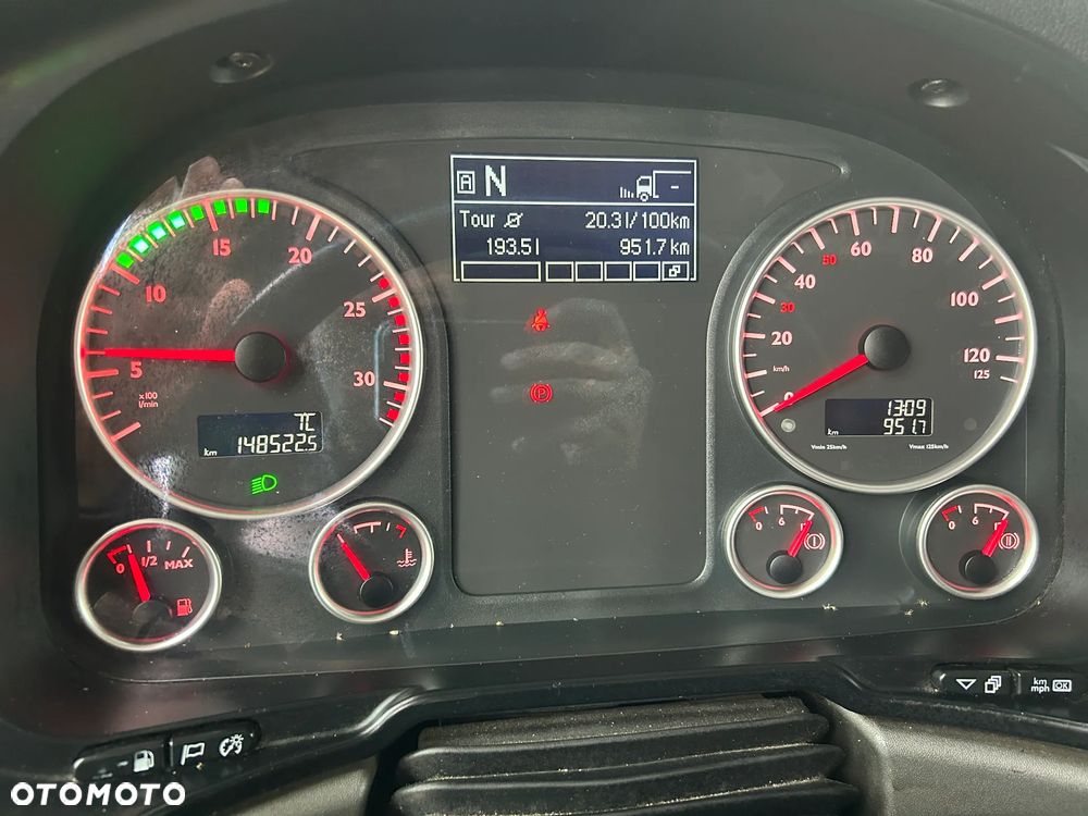 MAN TGX 18.480 RETARDER / AUTOMAT / BARDZO DOBRY STAN / ŚREDNIE SPALANIE OD NOWOŚCI TO 27.5 L / PRZEBIEG AUTOSTRADOWY 18 331 MOTOGODZIN PRACY SILNIKA / - 33