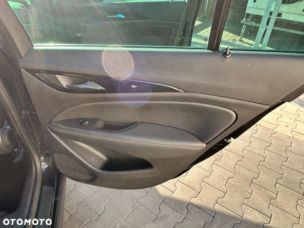 Opel Insignia - 19