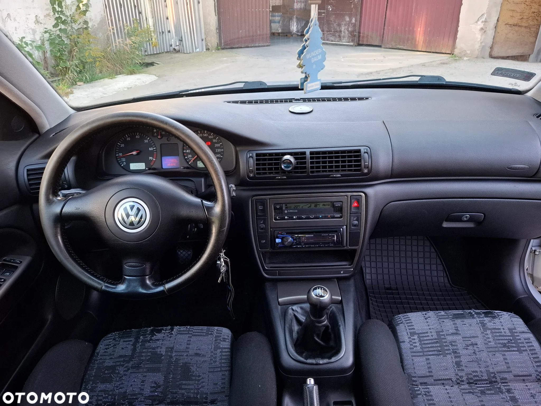 Volkswagen Passat 1.8T - 17