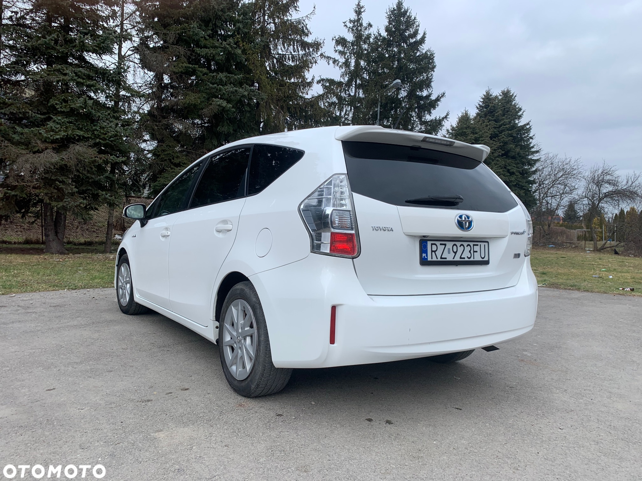 Toyota Prius+ (Hybrid) - 7