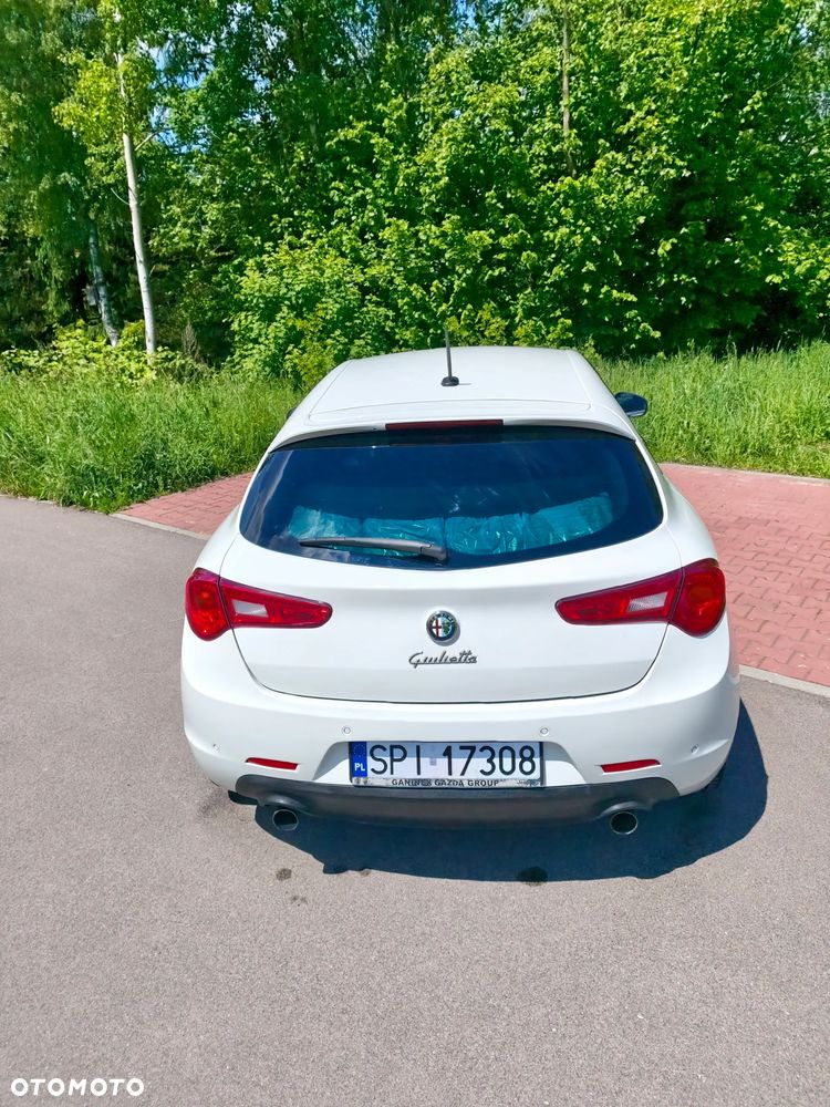 Alfa Romeo Giulietta 2.0 JTDM Distinctive - 9
