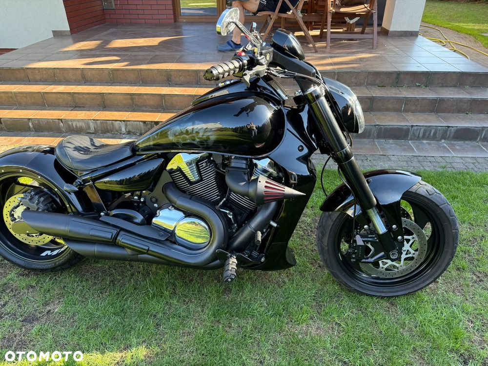 Suzuki Intruder - 7