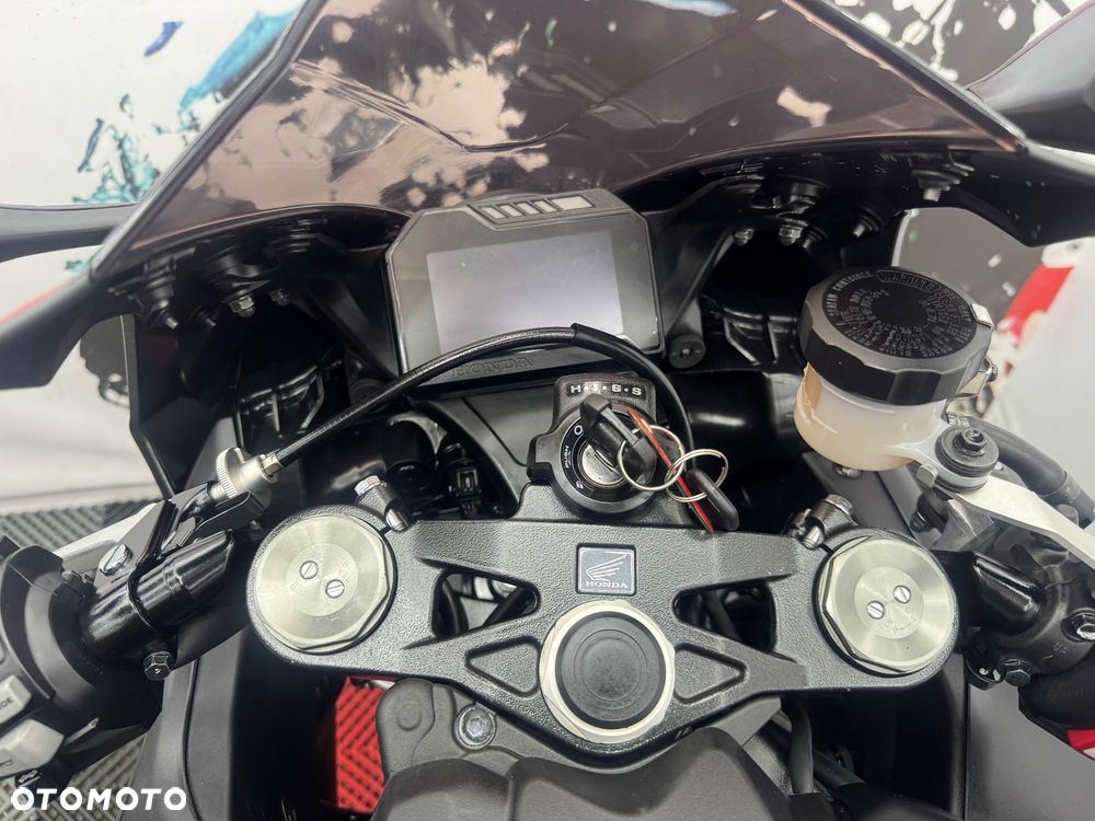 Honda CBR - 25