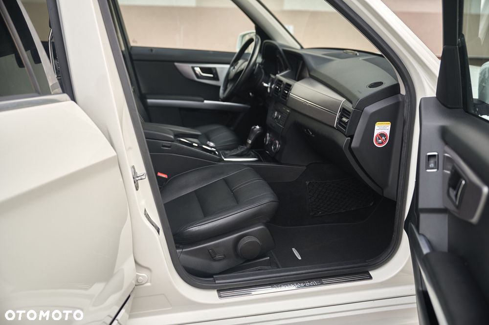 Mercedes-Benz GLK 220 CDI DPF BlueEFFICIENCY 7G-TRONIC - 27